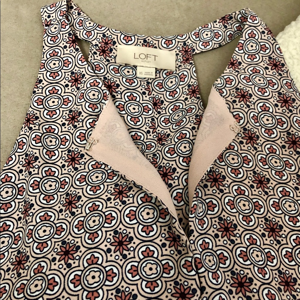 LOFT keyhole spring printed sleeveless blouse